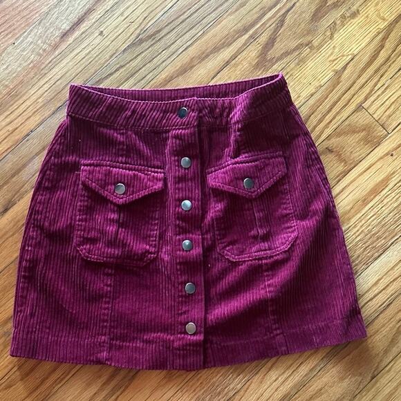 Forever 21 Burgundy Corduroy Mini Skirt | Front Snap & Patch Pockets - Picture 1 of 6